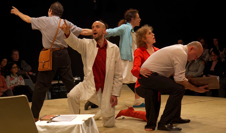 Pintér Béla és Társulata: Az Őrült, az Orvos, a Tanítványok és az Ördög