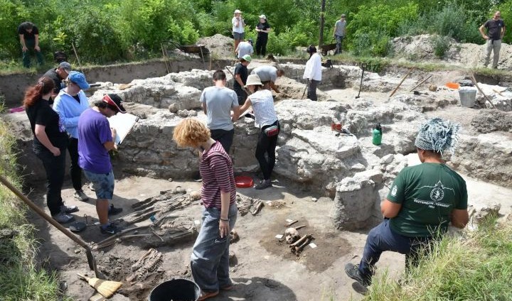 MÚZEUM KORZÓ | Régészeti séta a szentendrei Római Tábor nyomában