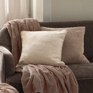 Спестете до 64% на избрани декоративни възглавници