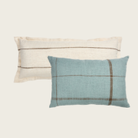 Bézs és kék csíkos díszpárnák