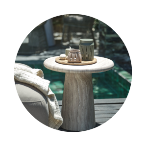 Kő mintázatú virágállvány dekorációval