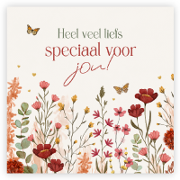 Witte kaart met wilde bloemen heel veel liefs voor jou