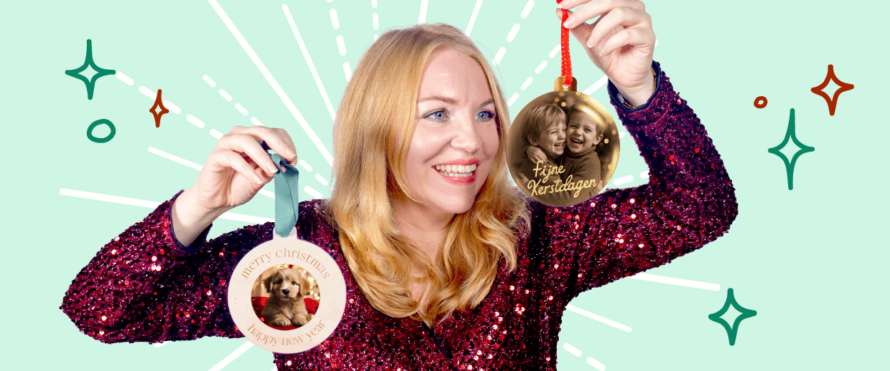 Blijmaker Anna met twee kerstbalkaarten