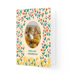 Paaskaart vrolijk pasen bloemen tulpen