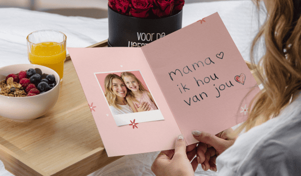 Fotokaart met eigen handschrift kind 'mama ik hou van jou'