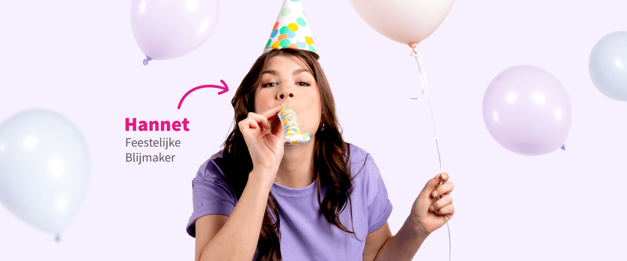 Vrouw met een feestmuts, roltoeter en ballonnen