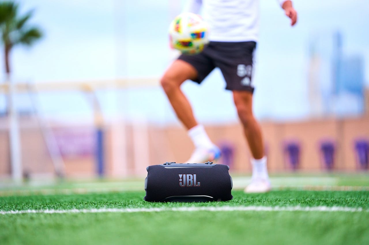 Review JBL Xtreme 5 – Stoere blikvanger met een luid geluid