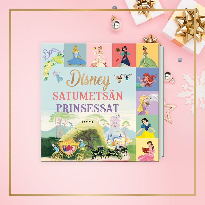 Kuvassa on keskellä etukansi katselijaan päin kirja ” Disney Satumetsän prinsessat” vaaleanpunaisella taustalla. Kuvan oikeassa yläkulmassa on kaksi pientä valkoista lahjapakettia, joiden päällä on kultaisesta lahjanauhasta tehdyt ruusukkeet. Oikeassa yläkulmassa on myös valkoinen koristelumihiutale, hopeisia pyöreitä kuusenkoristeita ja kultainen kimaltava koristetähti.