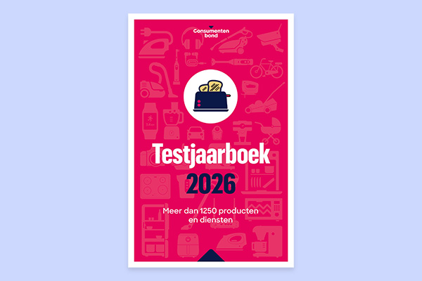 Omslag van het Consumentenbond Testjaarboek 2026 met de tekst erop “Meer dan 1250 producten en diensten”.