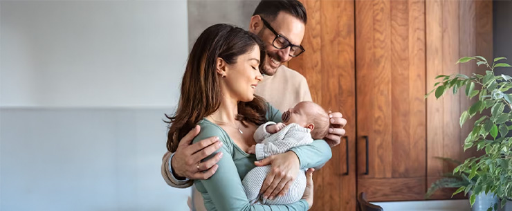 Man en vrouw met een baby
