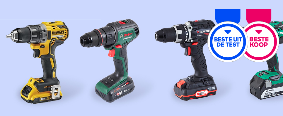 Vier accuboormachines van verschillende merken naast elkaar met keurmerk ‘Beste uit de Test’.