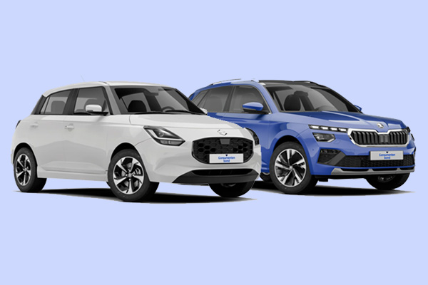 Witte stadsauto en blauwe SUV op een lichtblauwe achtergrond