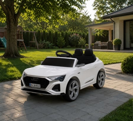 Dečiji auto na akumulator - Audi S Q 8 Licencirani - Beli