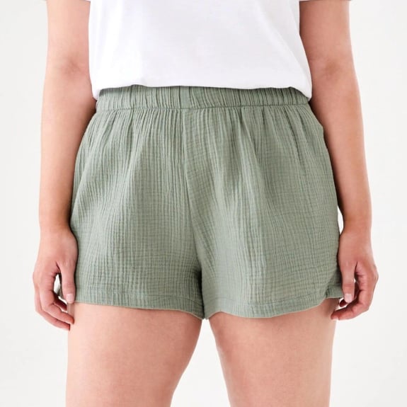 Double cloth shorts $9. Was $15 on on 29/12/25.