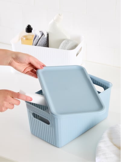 Shop laundry storage