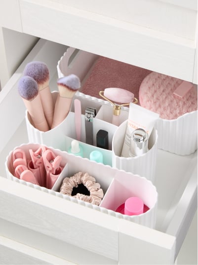 Shop bathroom storage