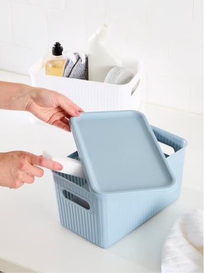 Shop laundry storage