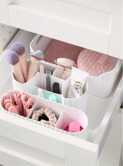 Shop bathroom storage