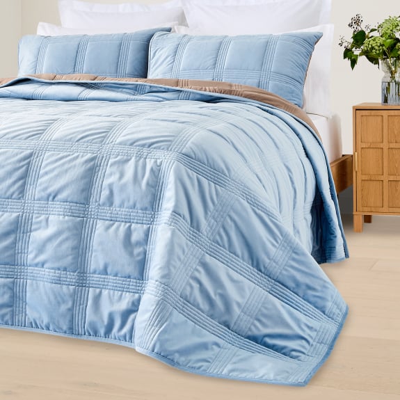 Reversible velvet QK coverlet set $52.