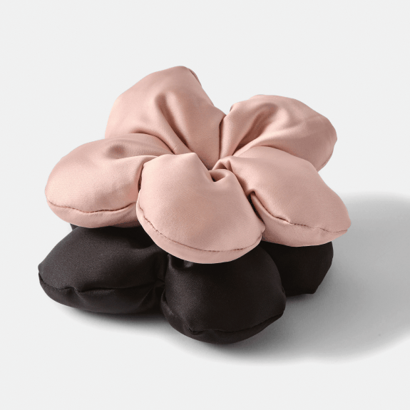 2pk flower scrunchie $6per pk.