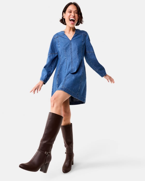 Tall heel boots. Sizes: 5-11. $45pr. 