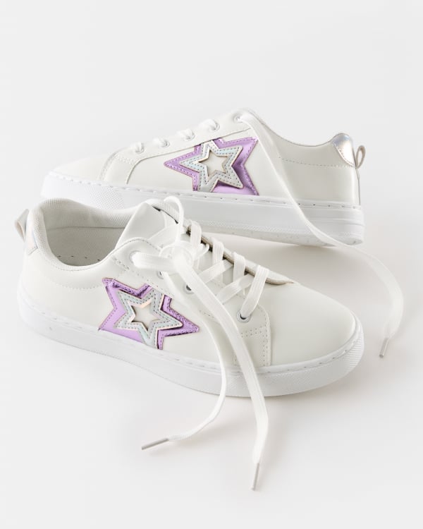 Senior casual shoe. Sizes: 13-6. $17pr