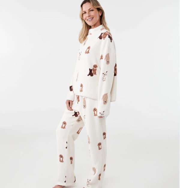 1/4 zip fleece PJ set. Sizes: 06-22. $30ea.