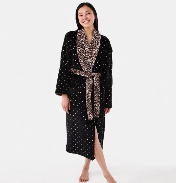 Reversible gown. Sizes: XXS/XS-XXL/3XL. $38ea.