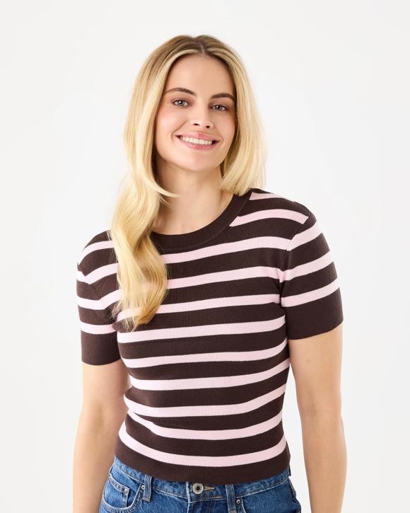 Short Sleeve True Knit Fitted T Shirt