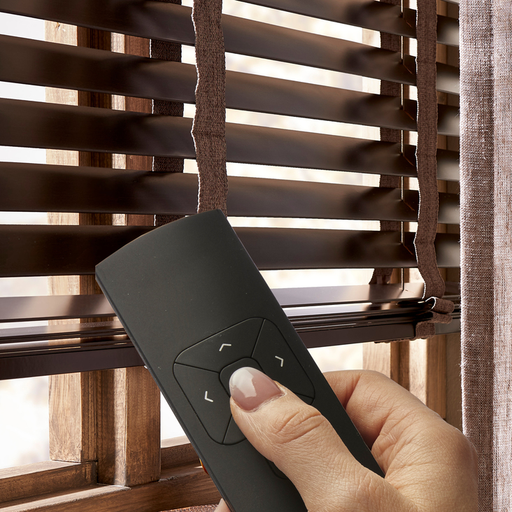 50% korting op elektrische bediening icm houten jaloezieën