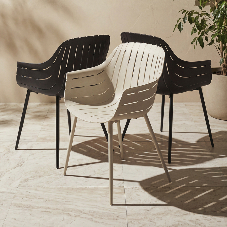 Diverse tuinstoelen 3+1 gratis