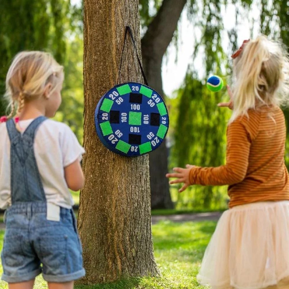 Image of Dartspill med borrelåsballer