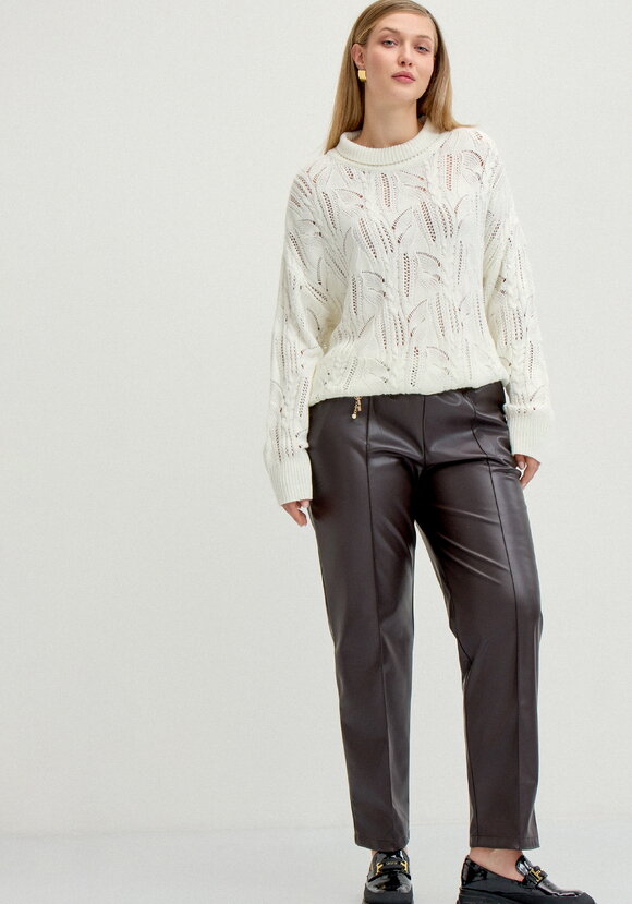 Брюки на резинке по поясу из экокожи