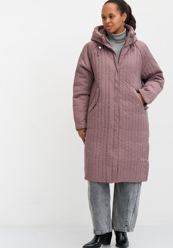 Куртка-пуховик прямого кроя