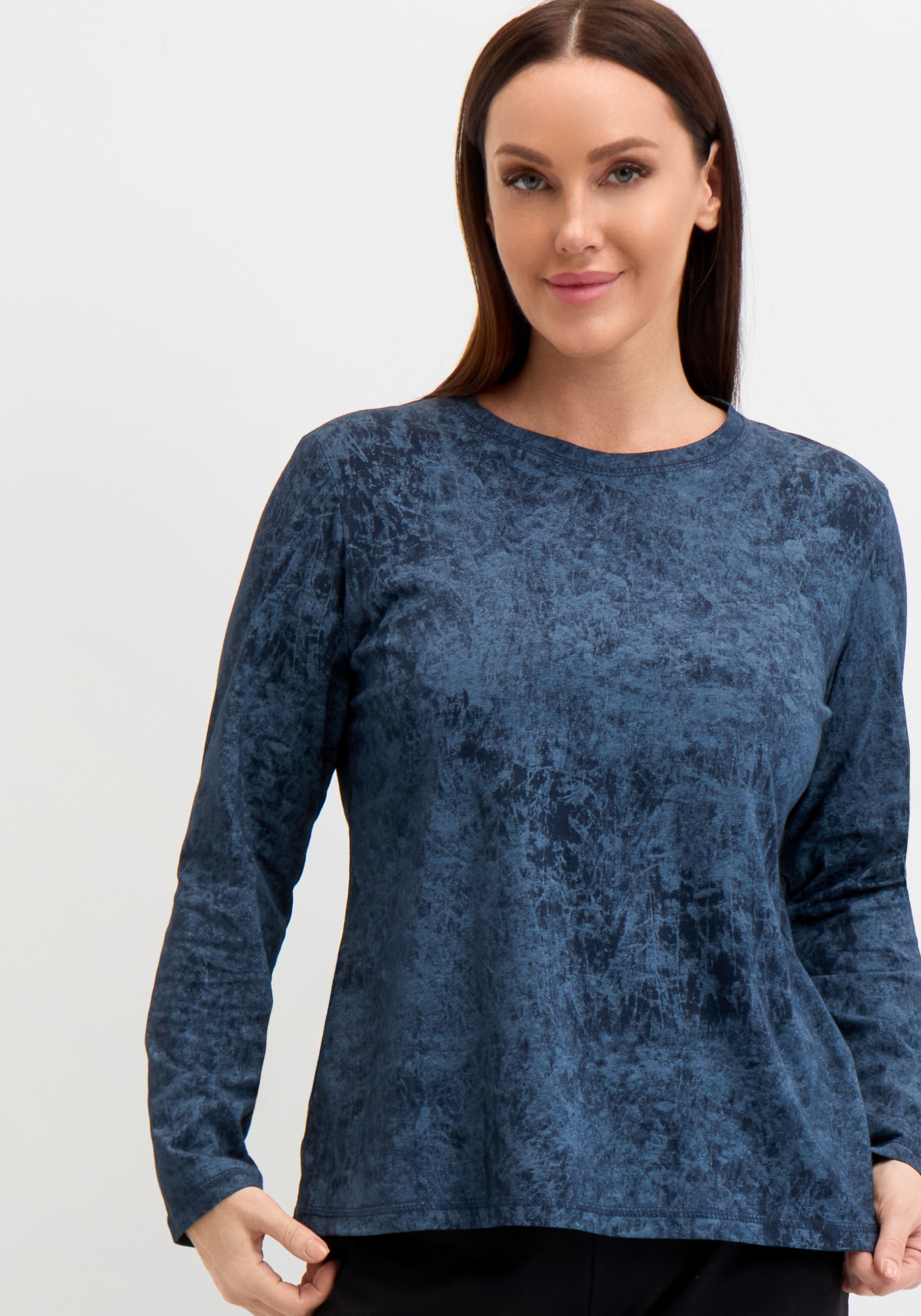 Лонгслив с принтом на горловине спинки