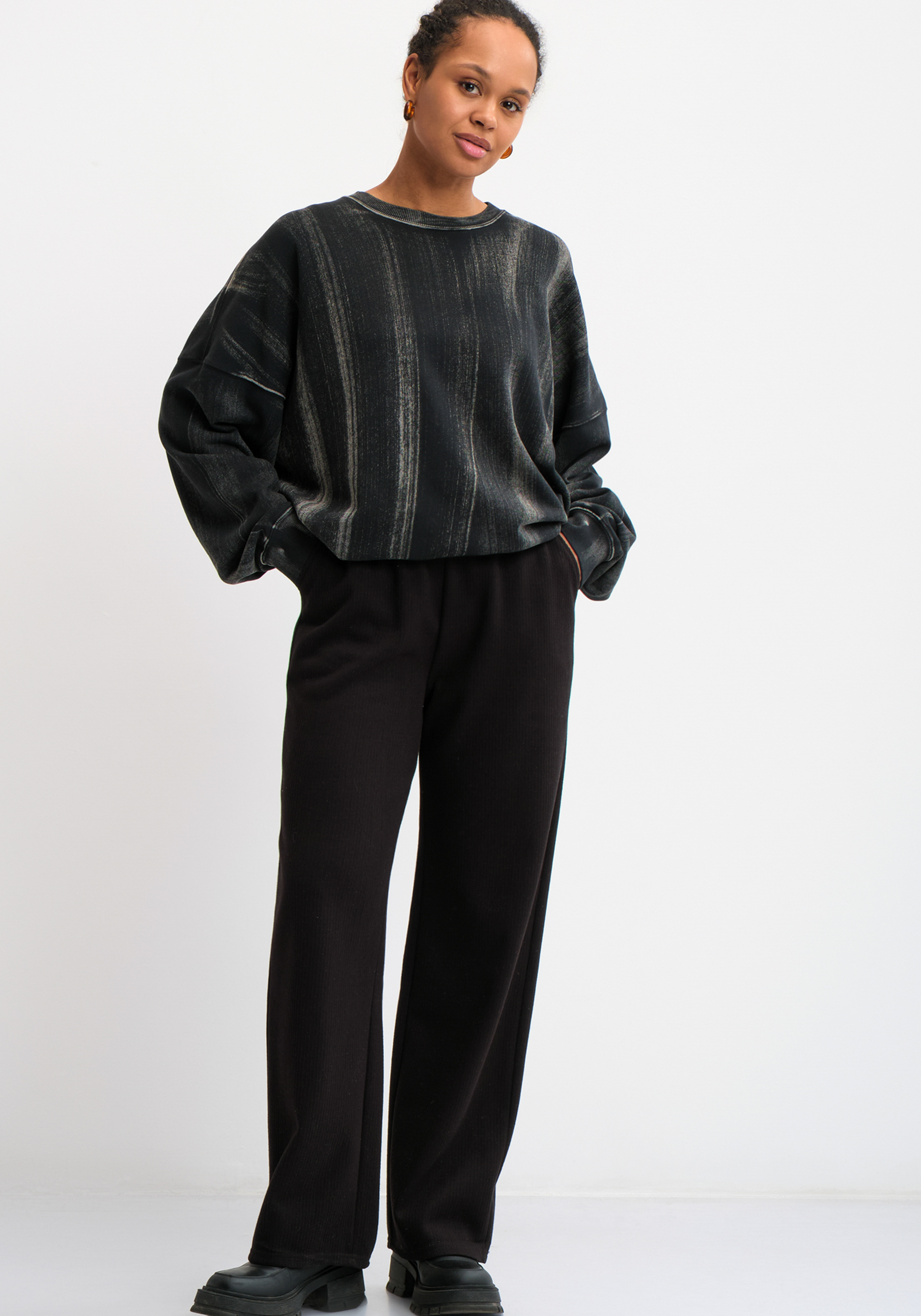 Брюки прямые от бедра на резинке