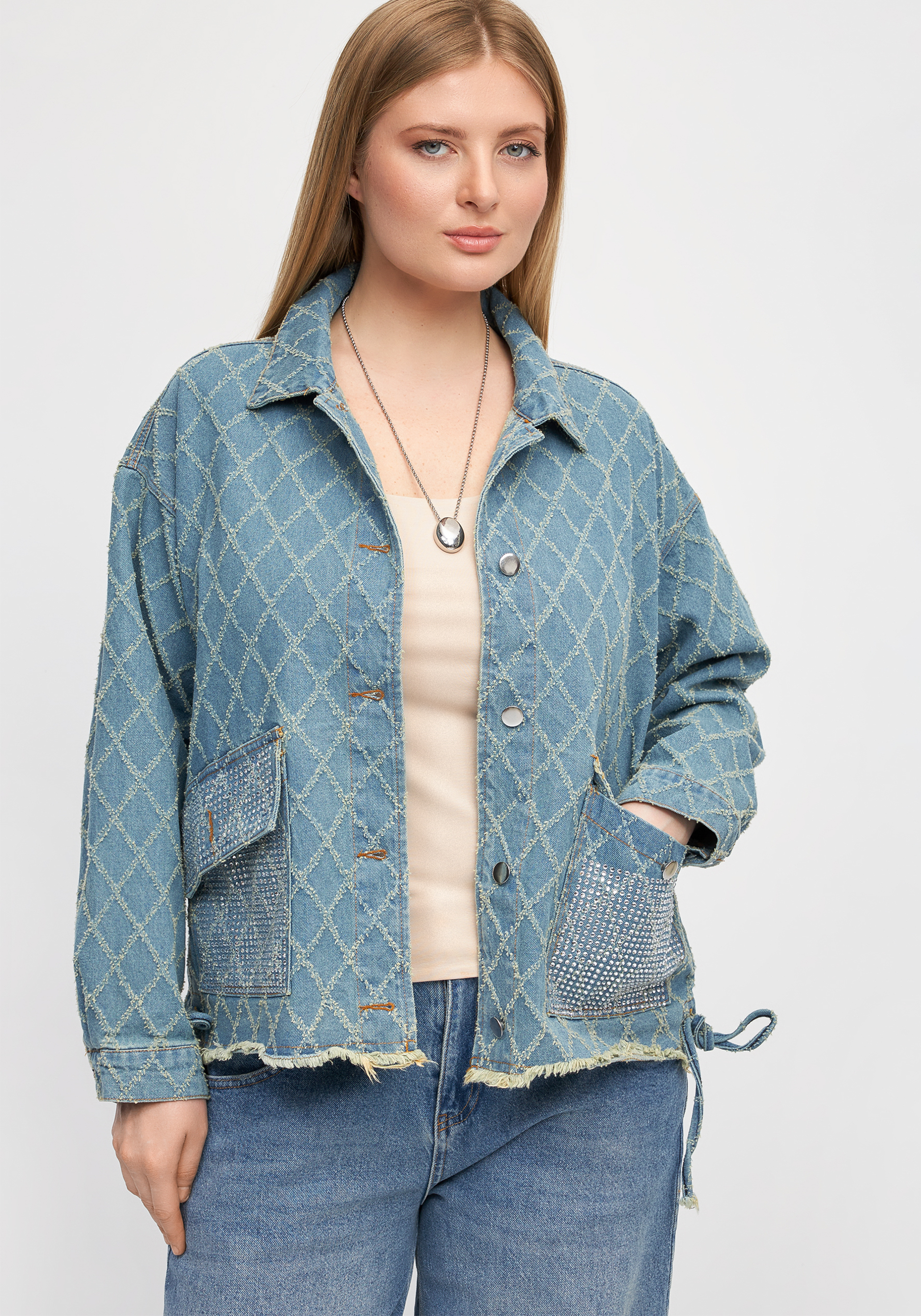 Джинсовая куртка с рисунком из страз