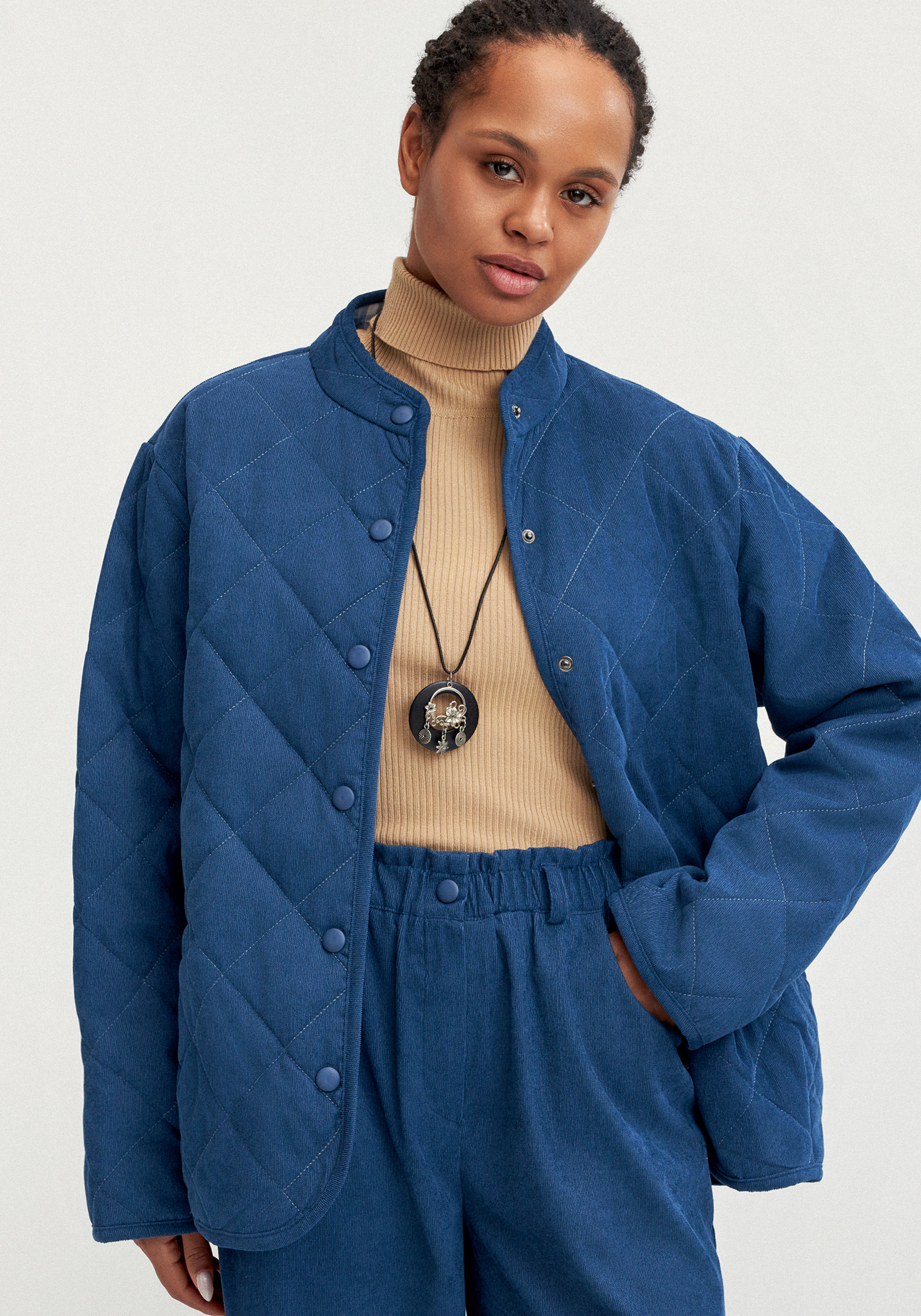 Жакет вельветовый с контрастным подкладом