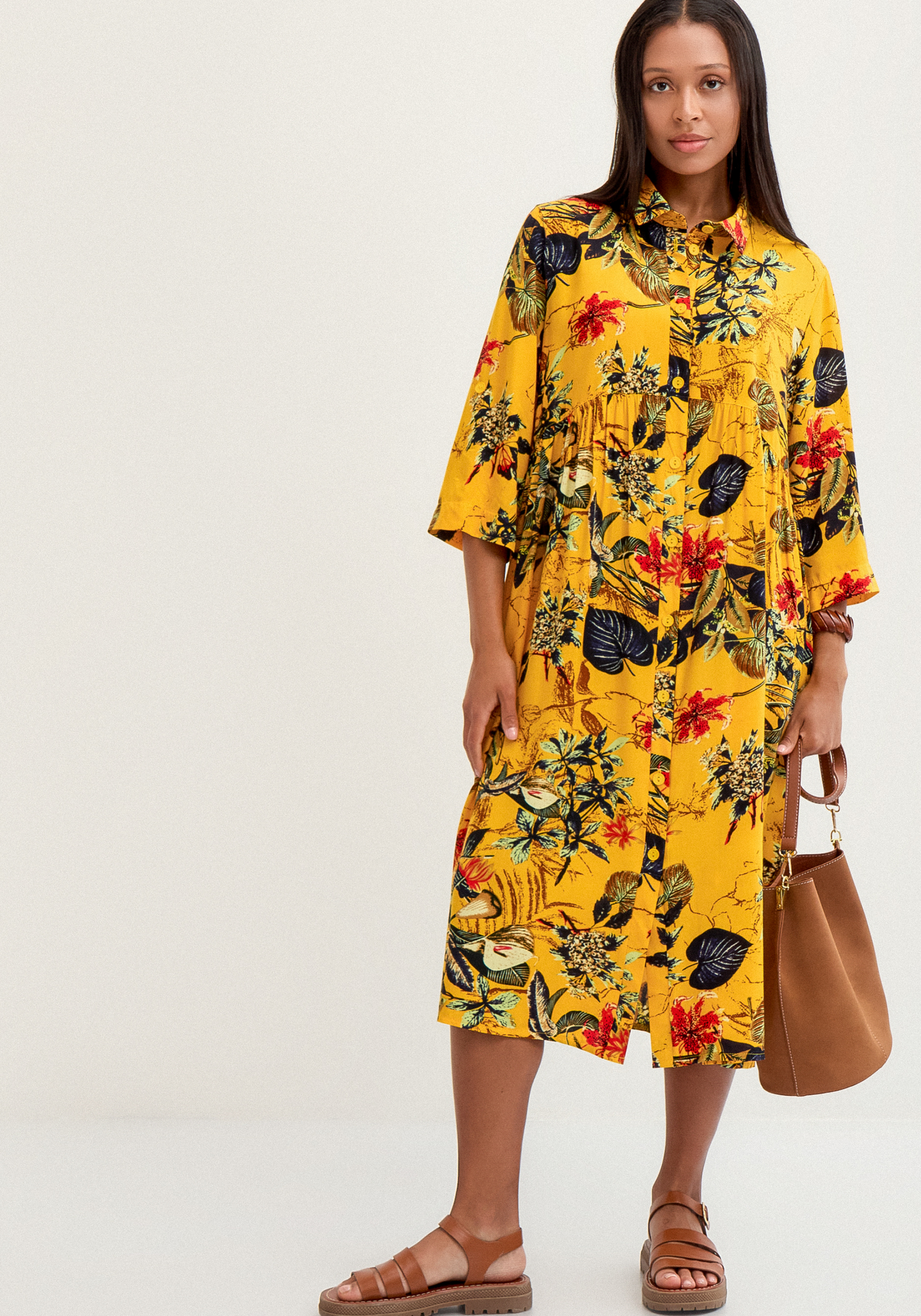 Платье рубашка с тропическим принтом