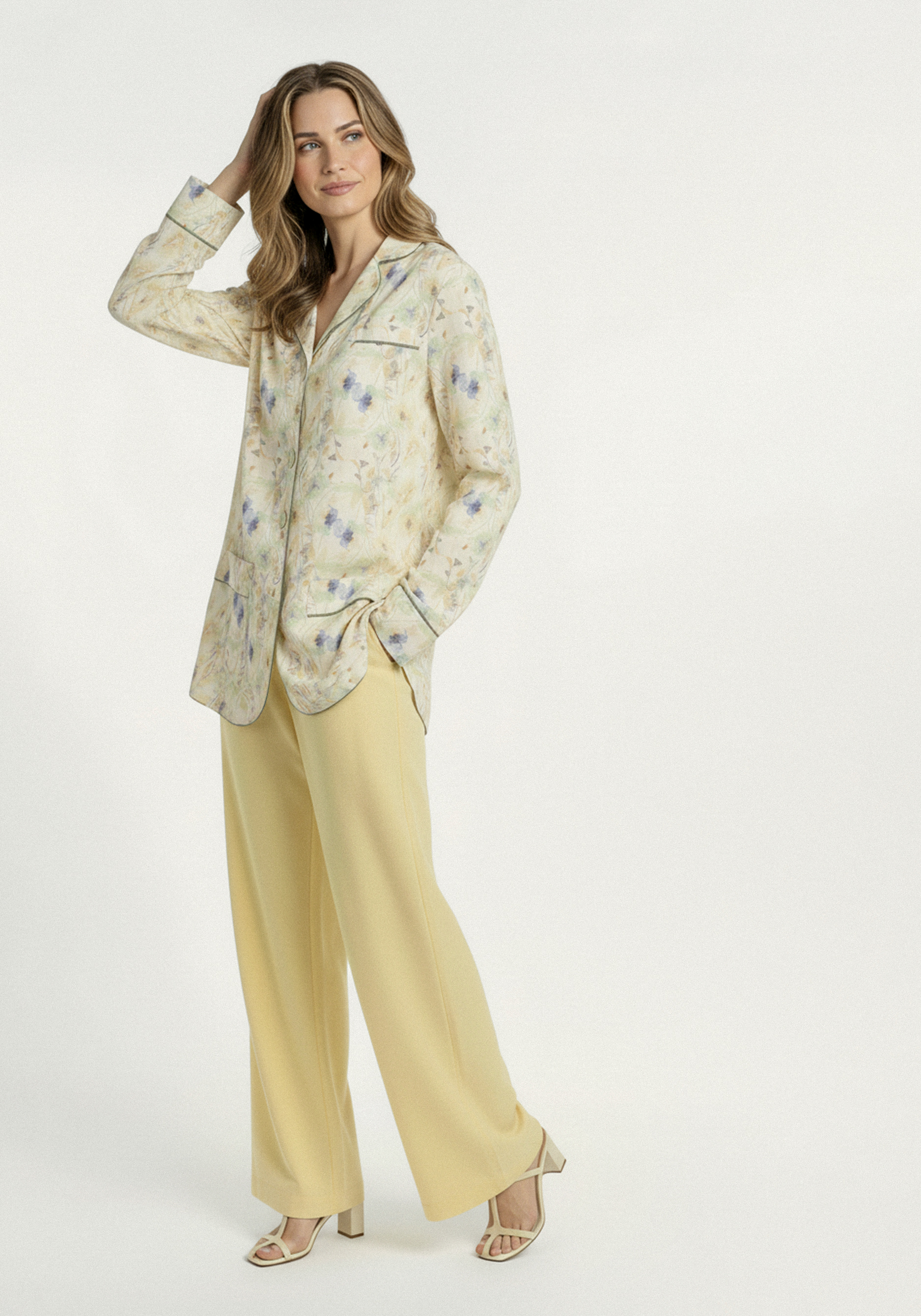 Брюки от бедра прямые изо льна