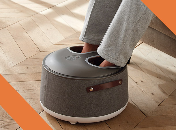 Un masseur ET un repose-pieds