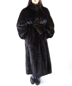 Mahogany Full Pelt Mink Fur Coat EU: XL; US: 20