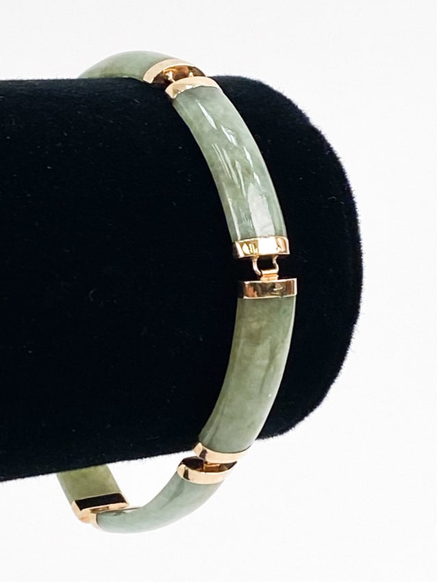 VINTAGE 14K GOLD AND CHINESE JADE BRACELET