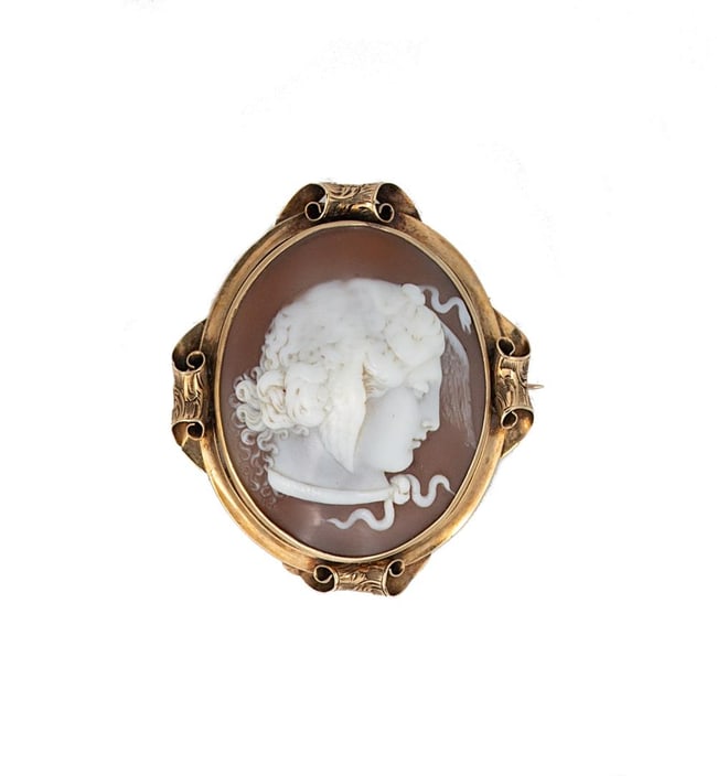 A cameo brooch,