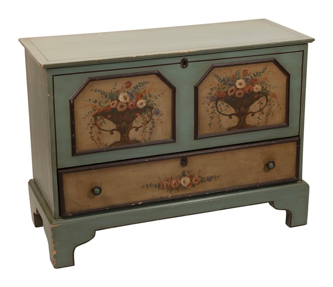 PAINT-DECORATED PINE BLANKET CHEST 19th Century Height 32