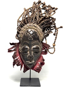 Mwana Pwo mask - Chokwe - Angola