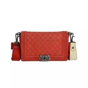 Luxury Fashion: Louis Vuitton, Chanel & More!