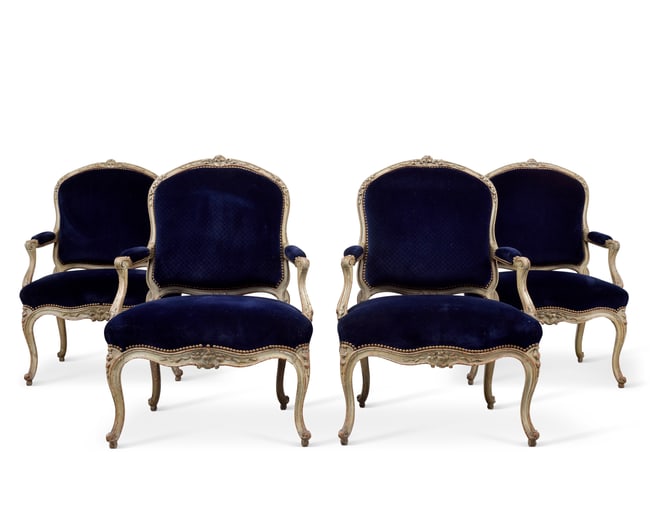 SUITE DE QUATRE FAUTEUILS À LA REINE D'ÉPOQUE LOUIS XV