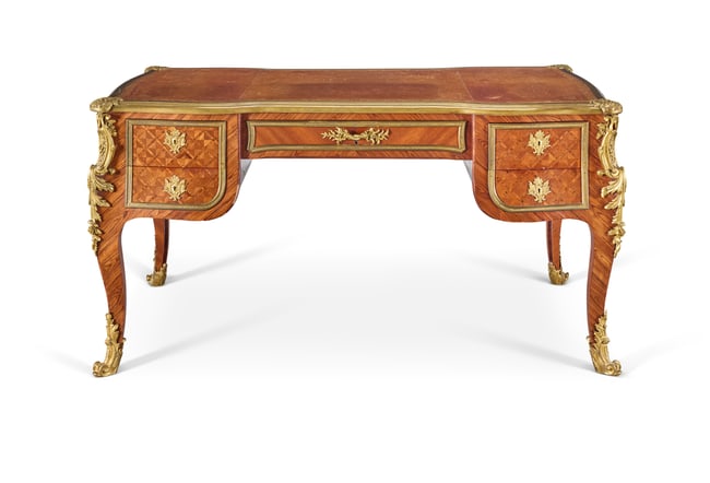 BUREAU PLAT DE STYLE LOUIS XV