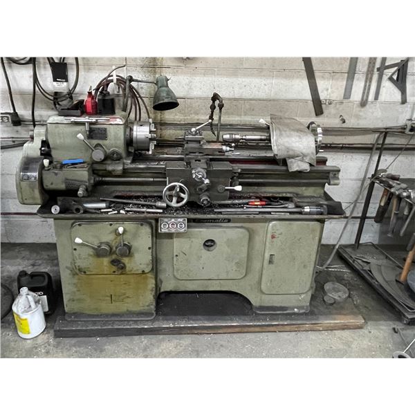 Gromatic chromatic 220V british lathe - approx 6ft x 22in x 55in H